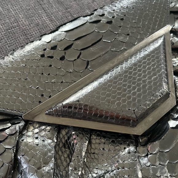 JANE AUGUST *autographed* silver python handbag VERY RARE - Picture 2 of 7